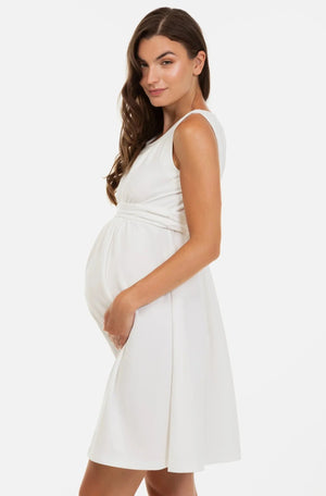 Εκρού κομψό φόρεμα εγκυμοσύνης με σούρες -  - soonMAMA - Η σωστή προσθήκη στην κομψή και άνετη εγκυμοσύνη! - Παλτά για έγκυες