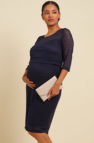Επίσημο δαντελένιο φόρεμα εγκυμοσύνης και θηλασμού σε σκούρο μπλε -  - soonMAMA - Η σωστή προσθήκη στην κομψή και άνετη εγκυμοσύνη! - Παλτά για έγκυες